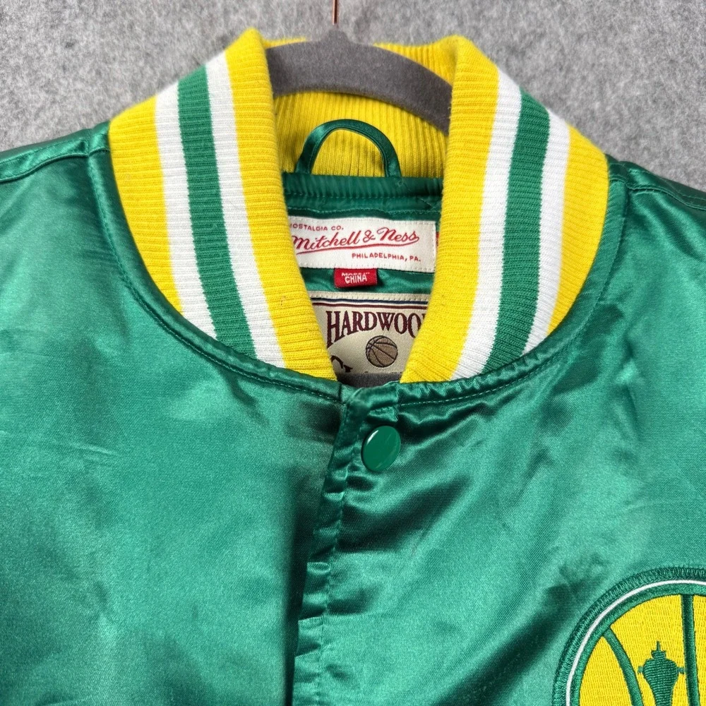 Mitchell & Ness Mens Jacket L Green Satin‎ Varsity NBA Seattle Supersonics